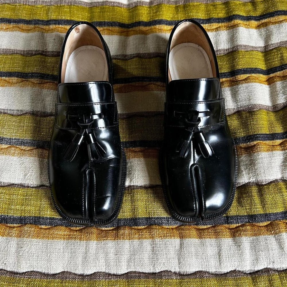 Madison Margiela Tabi Tassel Loafers in Black